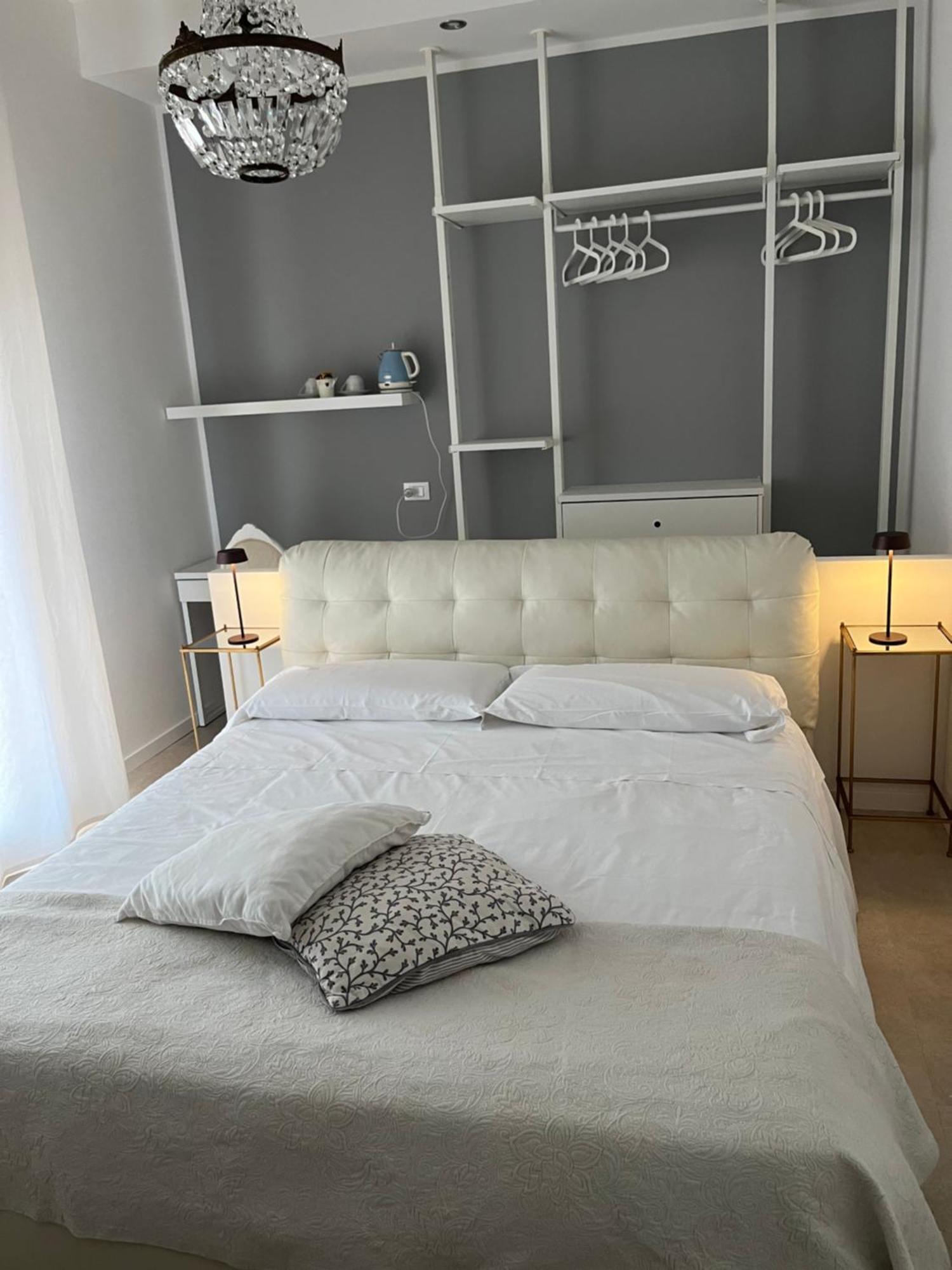 Fleur Blanche Bed & Breakfast Verona Bagian luar foto