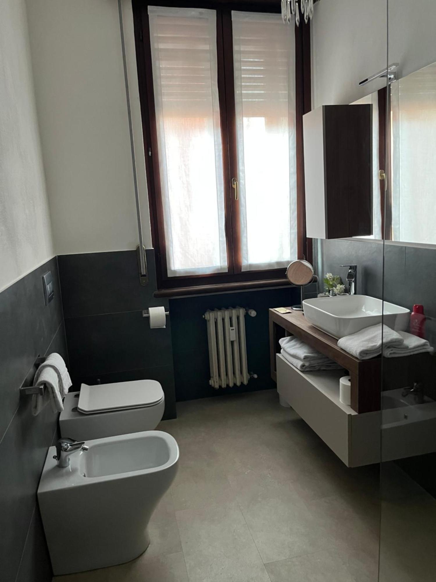 Fleur Blanche Bed & Breakfast Verona Bagian luar foto