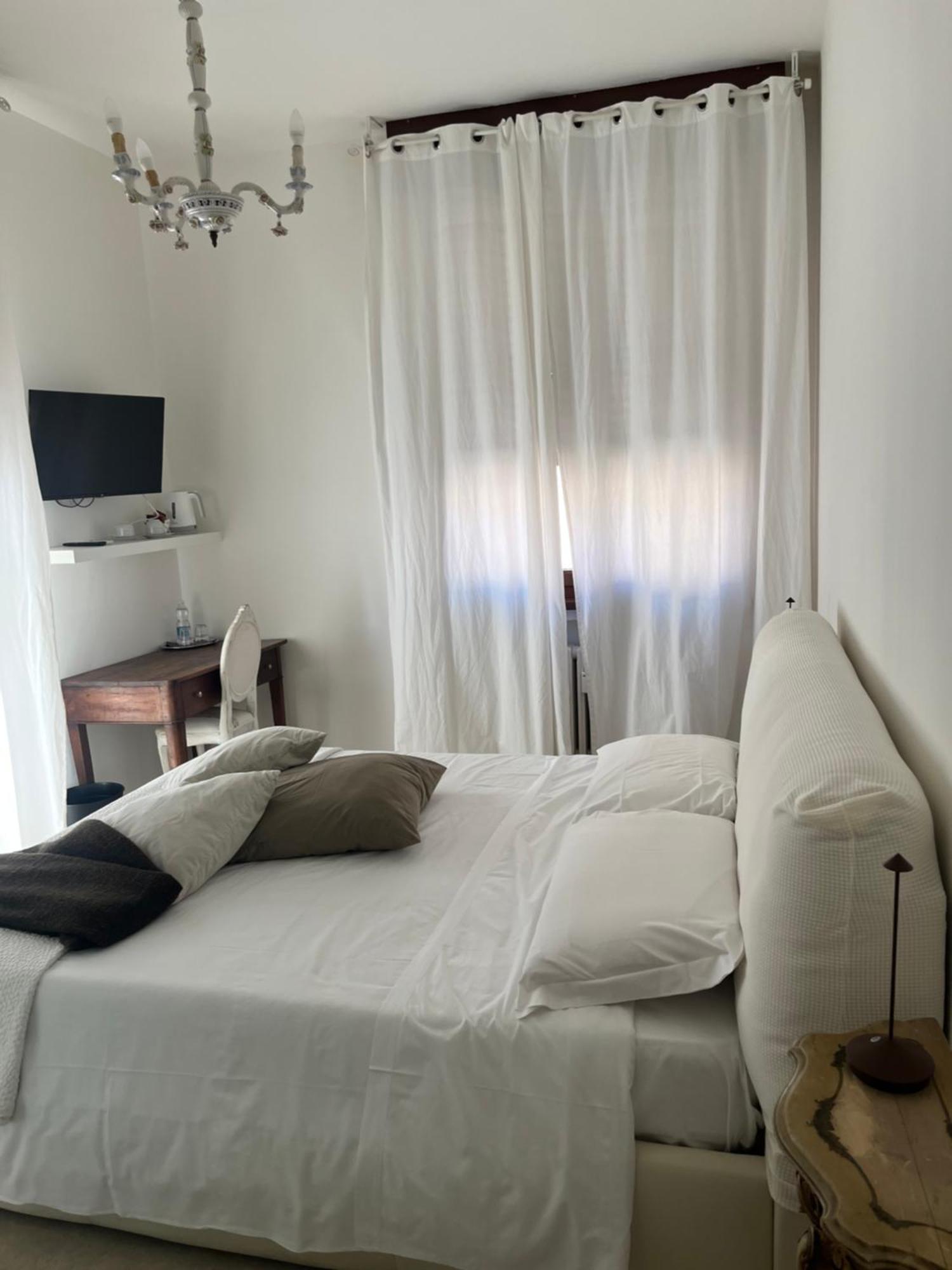 Fleur Blanche Bed & Breakfast Verona Bagian luar foto