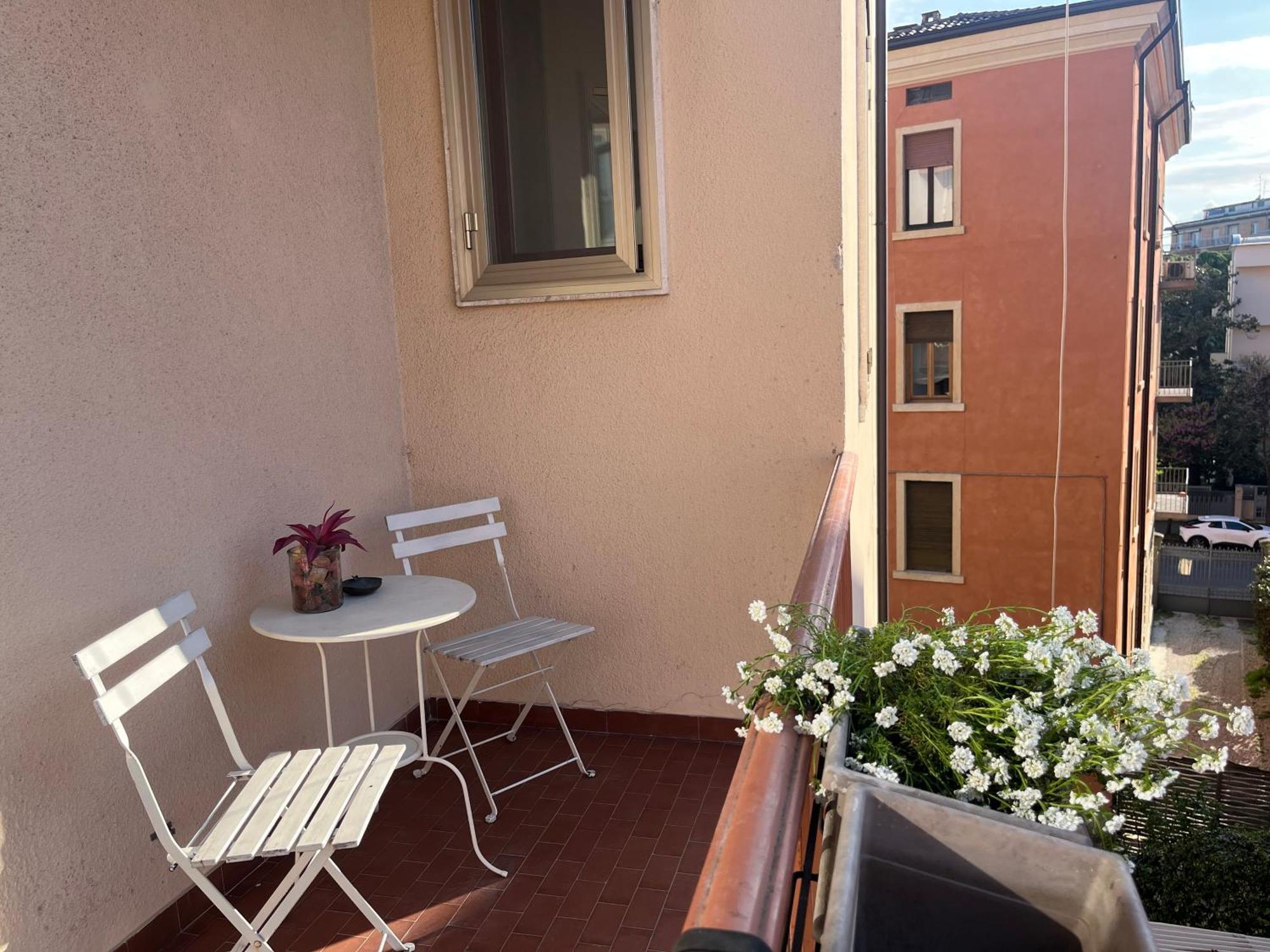 Fleur Blanche Bed & Breakfast Verona Bagian luar foto